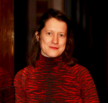 Porträt von Claire: weiße Frau mit braunen Haaren